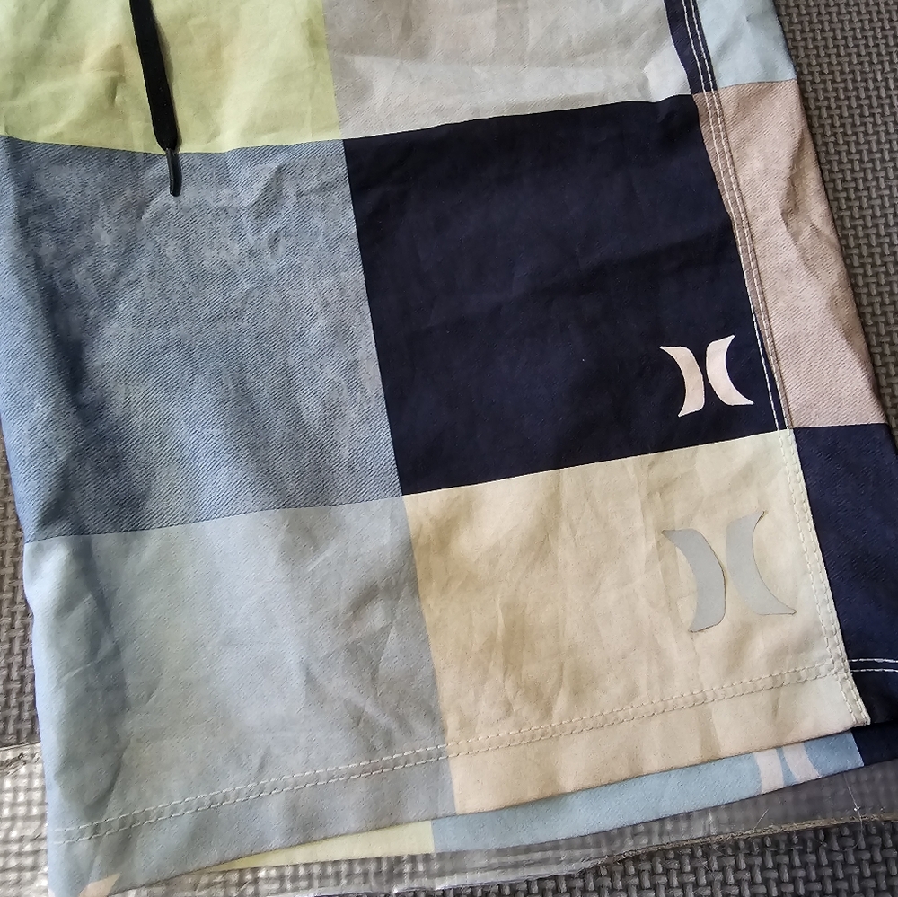 Hurley Swim Trunks - Picture 3 of 4